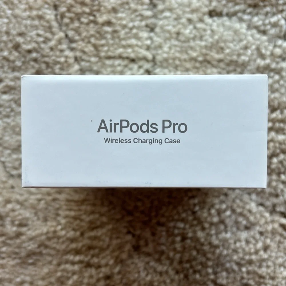 Apple AirPods Pro with Wireless Charging Case (1st Generation)